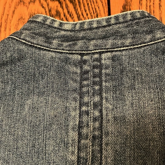 Like new Liz Claiborne button down denim jacket - Picture 15 of 15